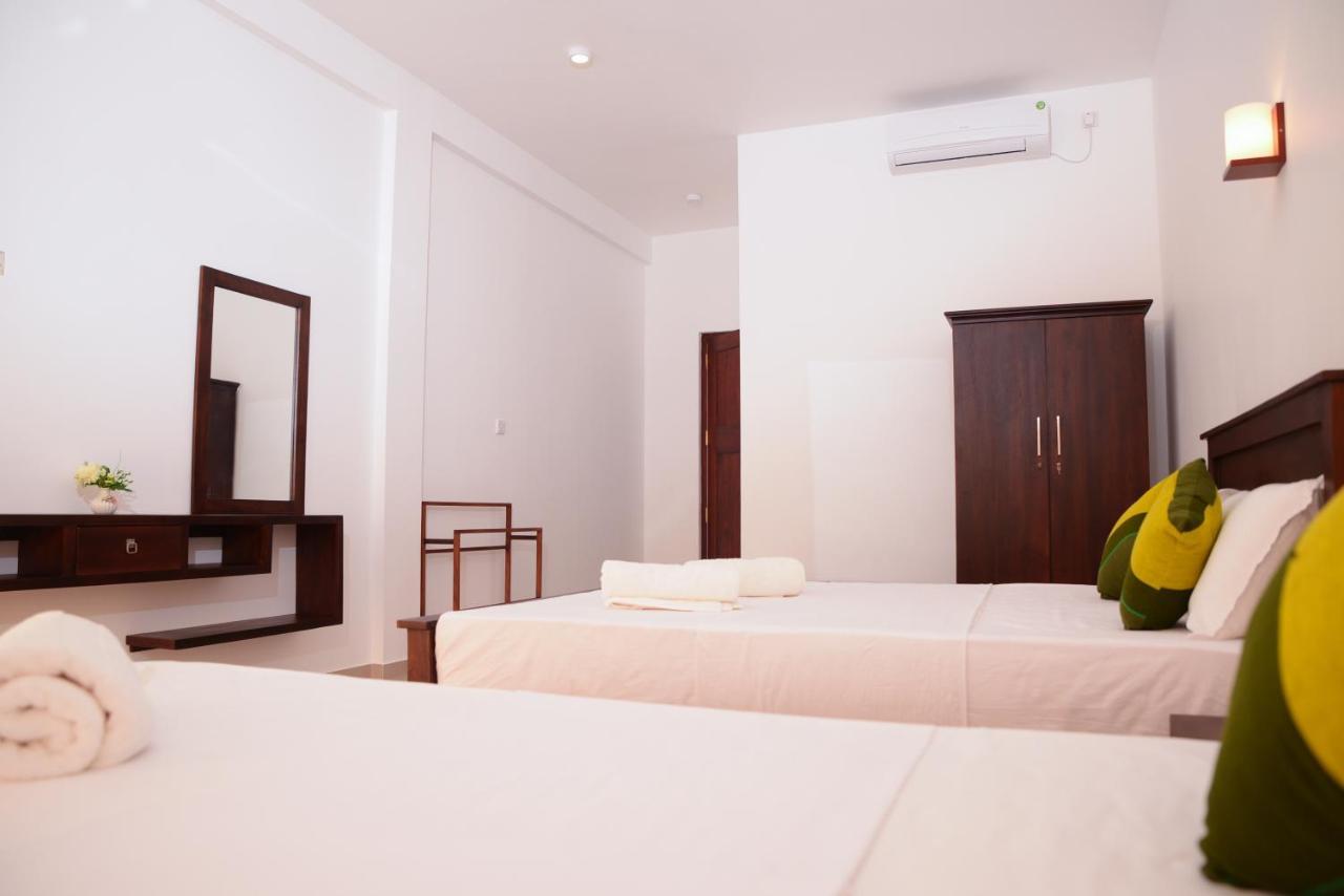 The Ritz Hikkaduwa Hotel Exterior photo